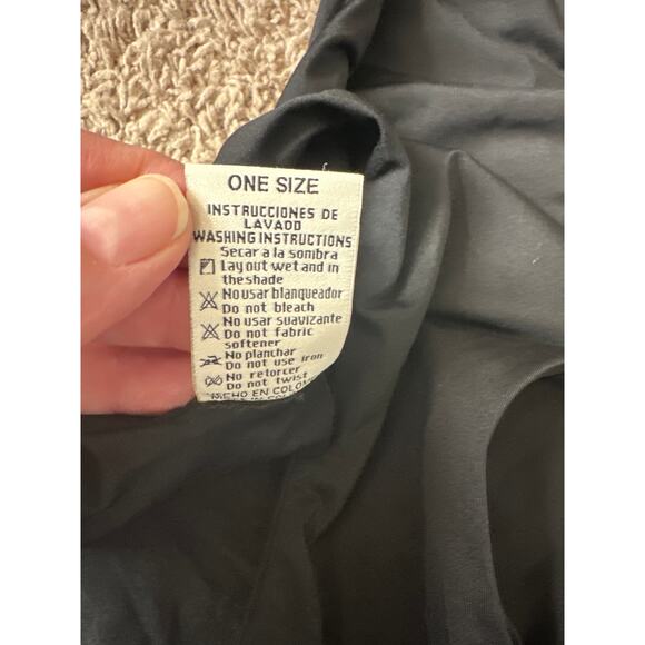 Maygel Coronel Black One-Shoulder Cutout Style Bikini Set NWT Size 10 - Picture 10 of 15